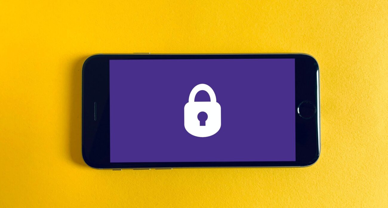 Displaying Top 5 Mobile Device Attacks You Need to Watch Out - raw image.jpg